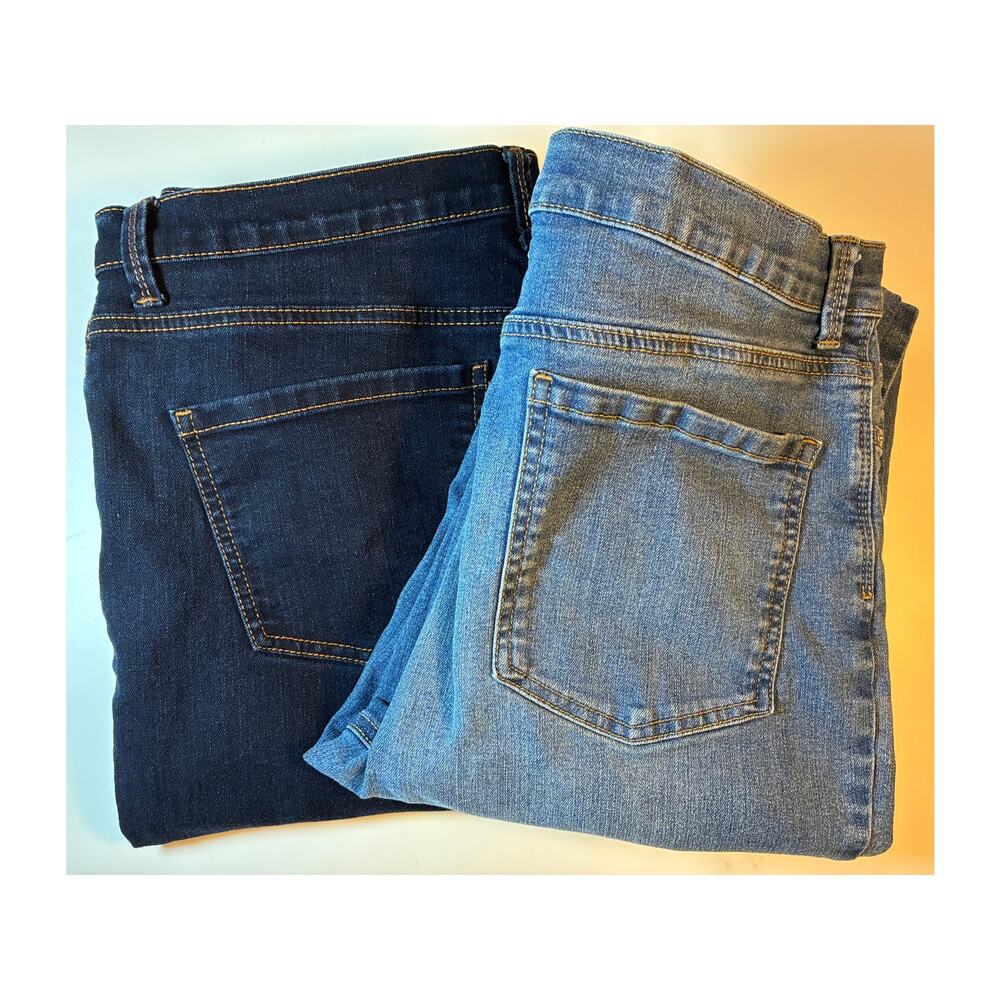 2 pair of Ladies Jeans, Gloria Vanderbilt Amanda, size 12/14